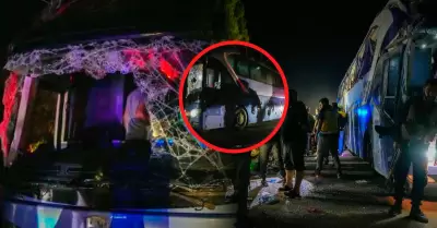 Volcadura de autob�s dej� varias v�ctimas.