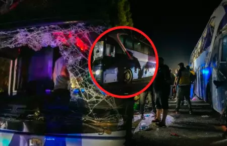 Volcadura de autob�s dej� varias v�ctimas.