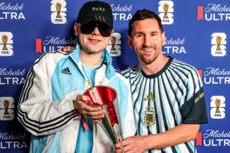 Bizarrap fue seleccionado por la FIFA para entregar el premio al Jugador del Par