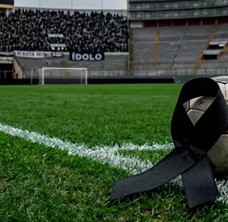 Luto en el f�tbol: Muri� Jayde Adams.