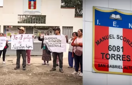 Decenas de padres protestan contra colegio de VMT por cortes el�ctricos durante