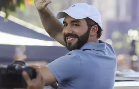 El mandatario salvadore�o espera ser reelecto por tercera vez para los comicios
