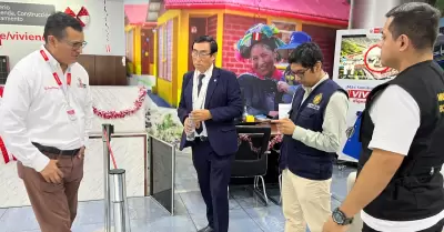 Fiscal�a inspecciona sede del Ministerio de Vivienda