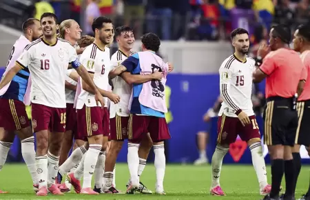 Los dirigidos por De la Fuente mantienes racha hist�rica.