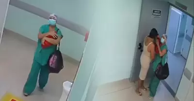 La enfermera fue detenida por autoridades.
