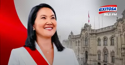 Keiko Fujimori recibe las credenciales del JNE
