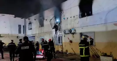 Bomberos controlan incendio en orfanato.