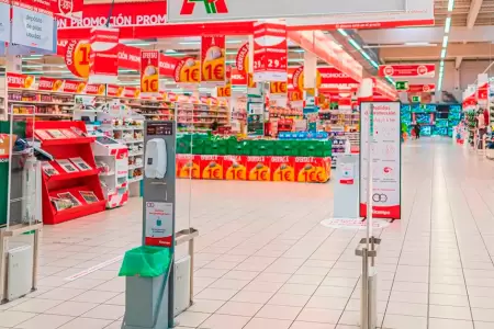Cadena de supermercados cierra 16 tiendas.