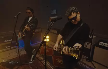El cantante reinterpretar� el simb�lico "En esta habitaci�n"