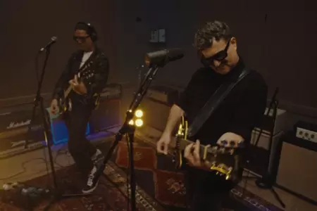 El cantante reinterpretar� el simb�lico "En esta habitaci�n"