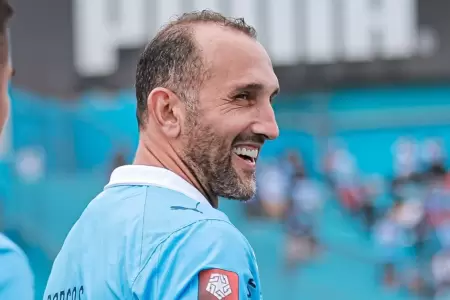 Hern�n Barcos y el triunfo de Sporting Cristal