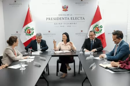 Keiko Fujimori se re�ne con representantes del Banco Mundial