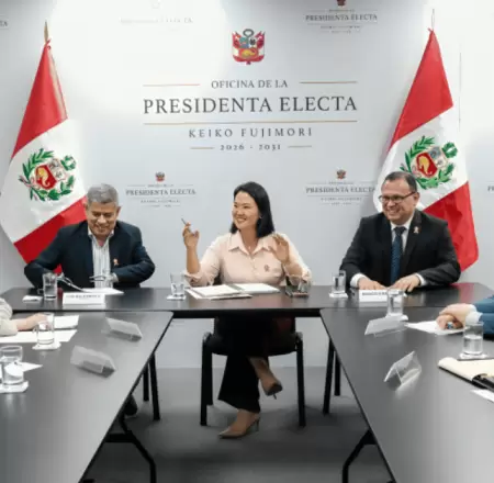 Keiko Fujimori se re�ne con representantes del Banco Mundial