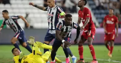 Alianza Lima venci� por 2-1 a Sport Huancayo con dos goles de Eryc Castillo