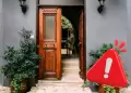 Conoce el objeto que NUNCA deber�as dejar junto a la puerta principal de tu casa porque aleja la prosperidad