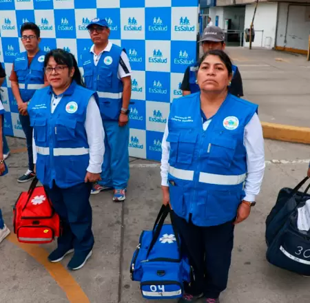 EsSalud env�a brigadas m�dicas para atender a afectados por sismo en Jun�n.