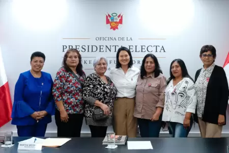 Keiko Fujimori sostuvo reuni�n con dirigentes del Vaso de Leche