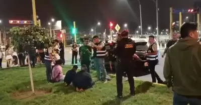 Polic�a captura a 3 sujetos armados en Comas