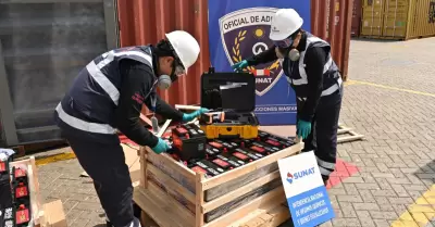 SUNAT incauta mercurio escondido en bater�as para veh�culos
