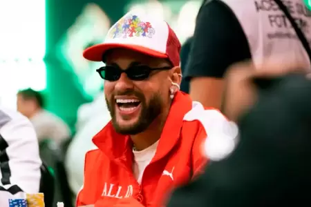 Tras no ser convocado, Neymar sali� a jugar p�ker
