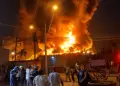 Emergencia en Los Olivos: Incendio de grandes proporciones consume f�brica de cosm�ticos