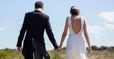 Ofrecen bonos millonarios para personas que se casen y formen una familia