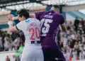 Jairo V�lez muestra c�mo qued� su rostro tras el codazo que, para Alianza Lima, debi� ser penal
