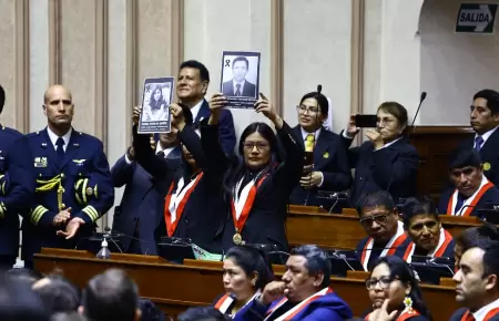 Bancadas de izquierda se retiran