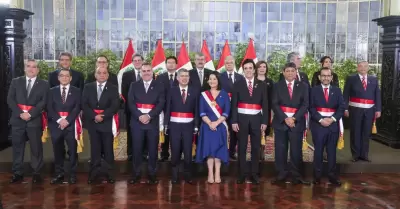 El nuevo gabinete jur� hoy.