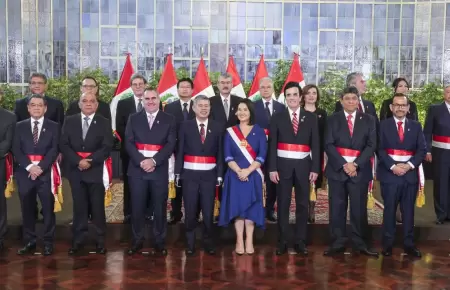 El nuevo gabinete jur� hoy.