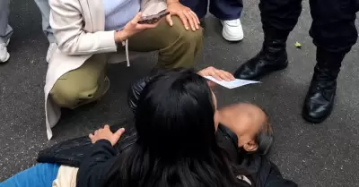 Adulta mayor sufre ca�da durante aglomeraci�n en la Av. Brasil