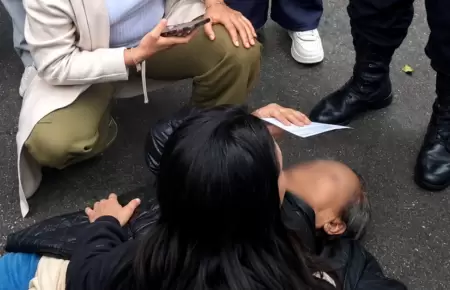Adulta mayor sufre ca�da durante aglomeraci�n en la Av. Brasil