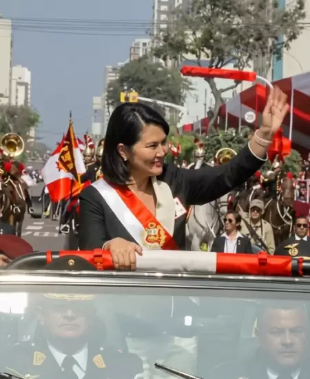 Keiko Fujimori llega a la avenida Brasil