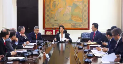 Keiko Fujimori lidera primera sesi�n del Consejo de Ministros