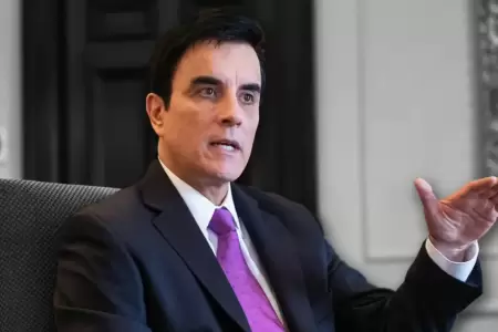 Carlos Esp� conf�a en una oposici�n "leal y democr�tica"