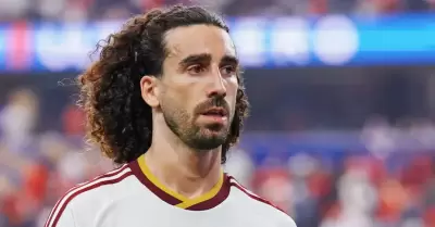 Cucurella sorprende con radical cambio de look
