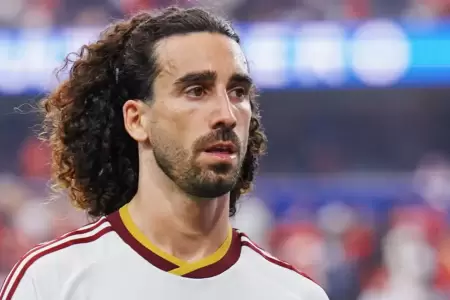 Cucurella sorprende con radical cambio de look