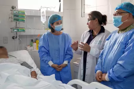 Presidenta Keiko Fujimori visita a suboficial herido en operaci�n contraterroris