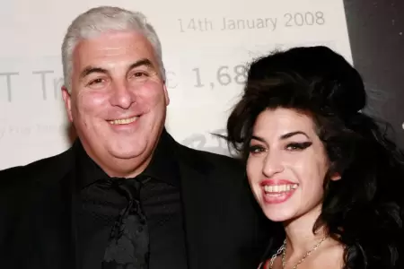 Padre de Amy Winehouse pierde demanda