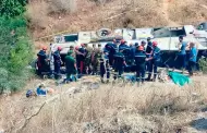 Autobús de pasajeros se salió de la carretera y volcó: reportan más de 20 muertos y más de 40 heridos