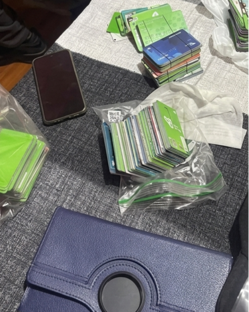 Algunas de las tarjetas retenidas por el personal fiscal