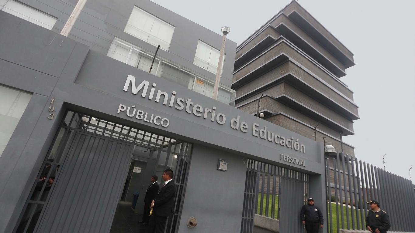 MINEDU administra cerca de 55 mil locales escolares p�blicos en el pa�s