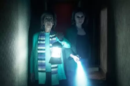 Lin Shaye visita Per�