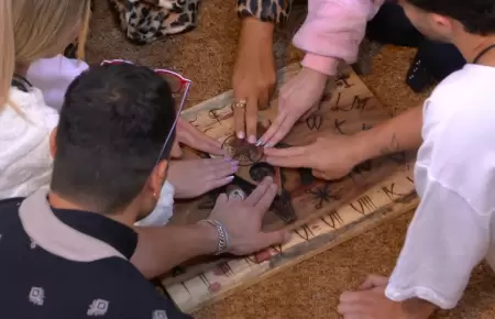 Participantes de LCDLF jugaron a la ouija