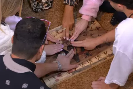 Participantes de LCDLF jugaron a la ouija