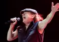 Ca��n de AC/DC colapsa a cent�metros de Brian Johnson y provoca momentos de tensi�n en concierto