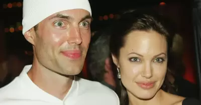 Hermano de Angelina Jolie revela que es gay