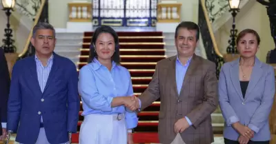 Keiko Fujimori se reune con fiscal y ministros