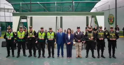 Presidenta Keiko Fujimori otorga reconocimiento a siete suboficiales de la PNP