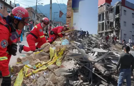 Bomberos mantienen coordinaci�n con Canciller�a para ir a Colombia.